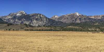 Obsidian Idaho Sawtooth National Forest Mountain Grass Valley Royalty Free Stock Images - 022213 - 10-10-2017 - 16170x7600 Pixel Obsidian Idaho Sawtooth National Forest Mountain Grass Valley Royalty Free Stock Images Fine Art Foto Fine Art Fotografie Fine Art Fine Art America Spring Fine...