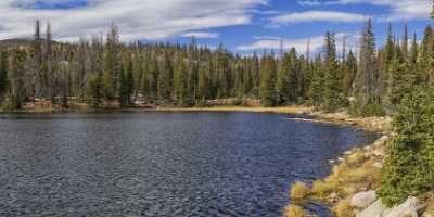 Samak Hayden Pass Butterfly Lake Autumn Color Forest Fine Art Photography Galleries Stock Image - 021834 - 19-10-2017 - 17481x7685 Pixel Samak Hayden Pass Butterfly Lake Autumn Color Forest Fine Art Photography Galleries Stock Image Shore Senic Ice Snow Photo Stock Fog View Point Photography...